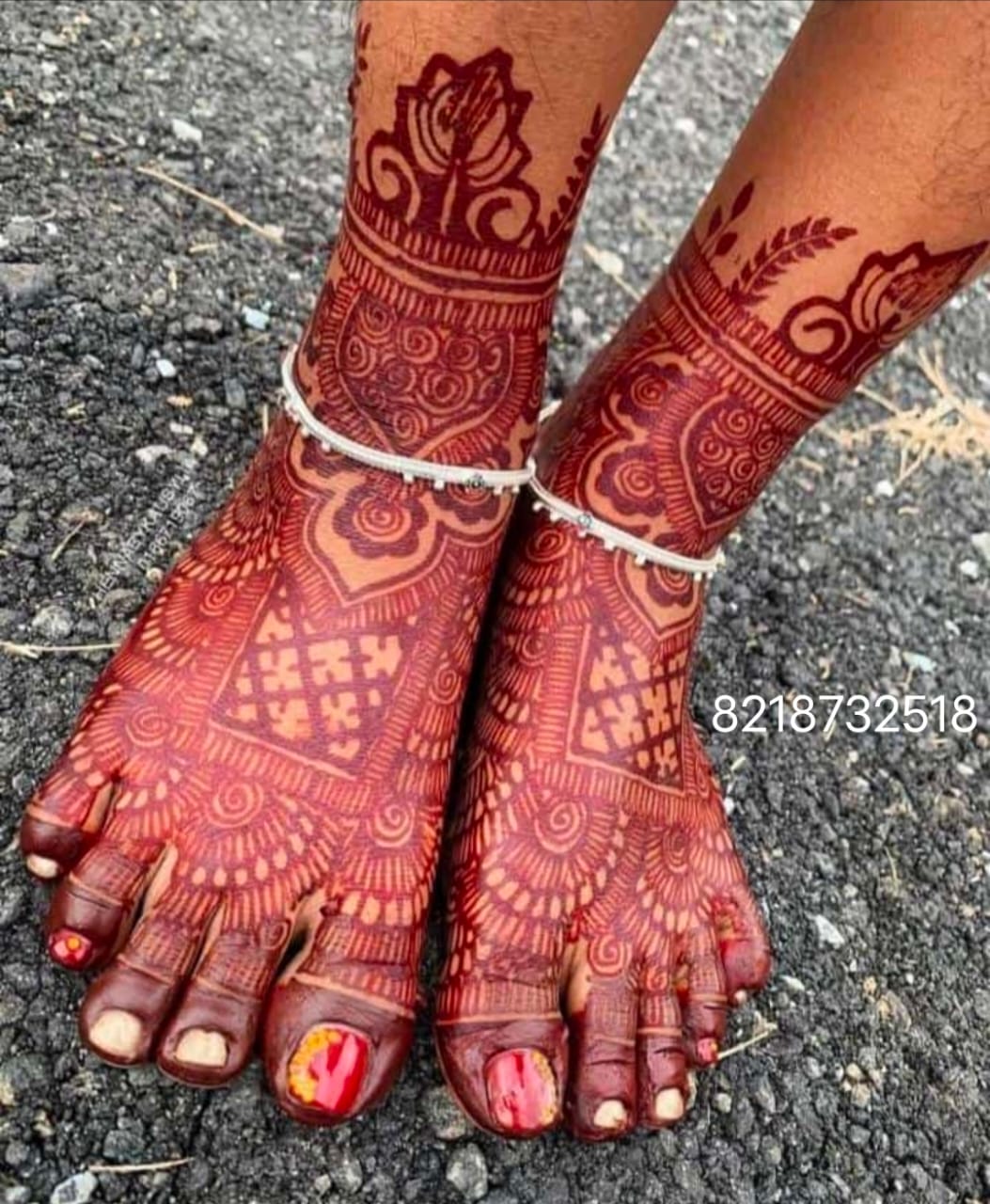 TRADITIONAL MEHNDI SERVICE
